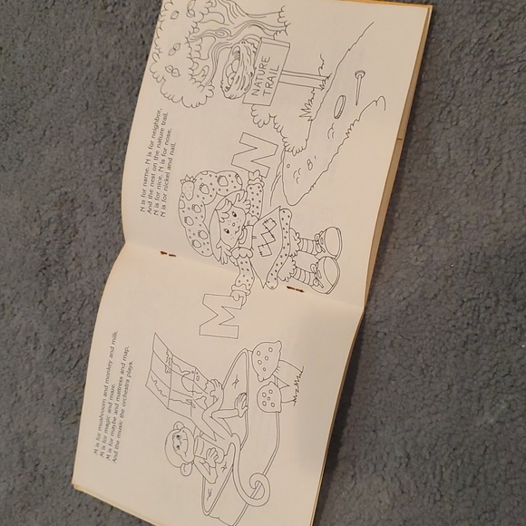 Strawberry shortcake book of words with record - Picture 5 of 7